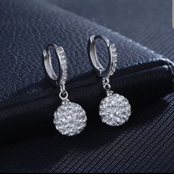 Jewelry - ❤️❤️❤️NEW  Round zirconia crystal earrings